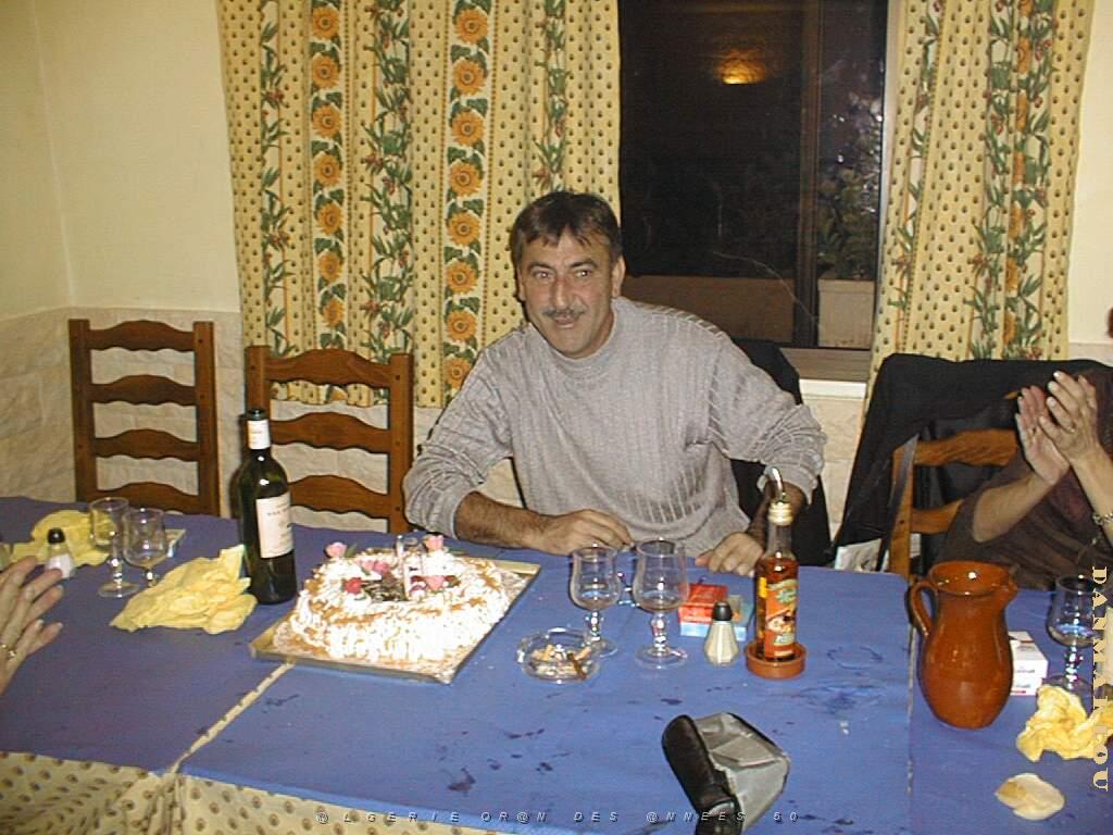 AA 014 ANNIVERSAIRE 2002 BERNARD 50 ANS REPREND SON SOUFFLE.JPG